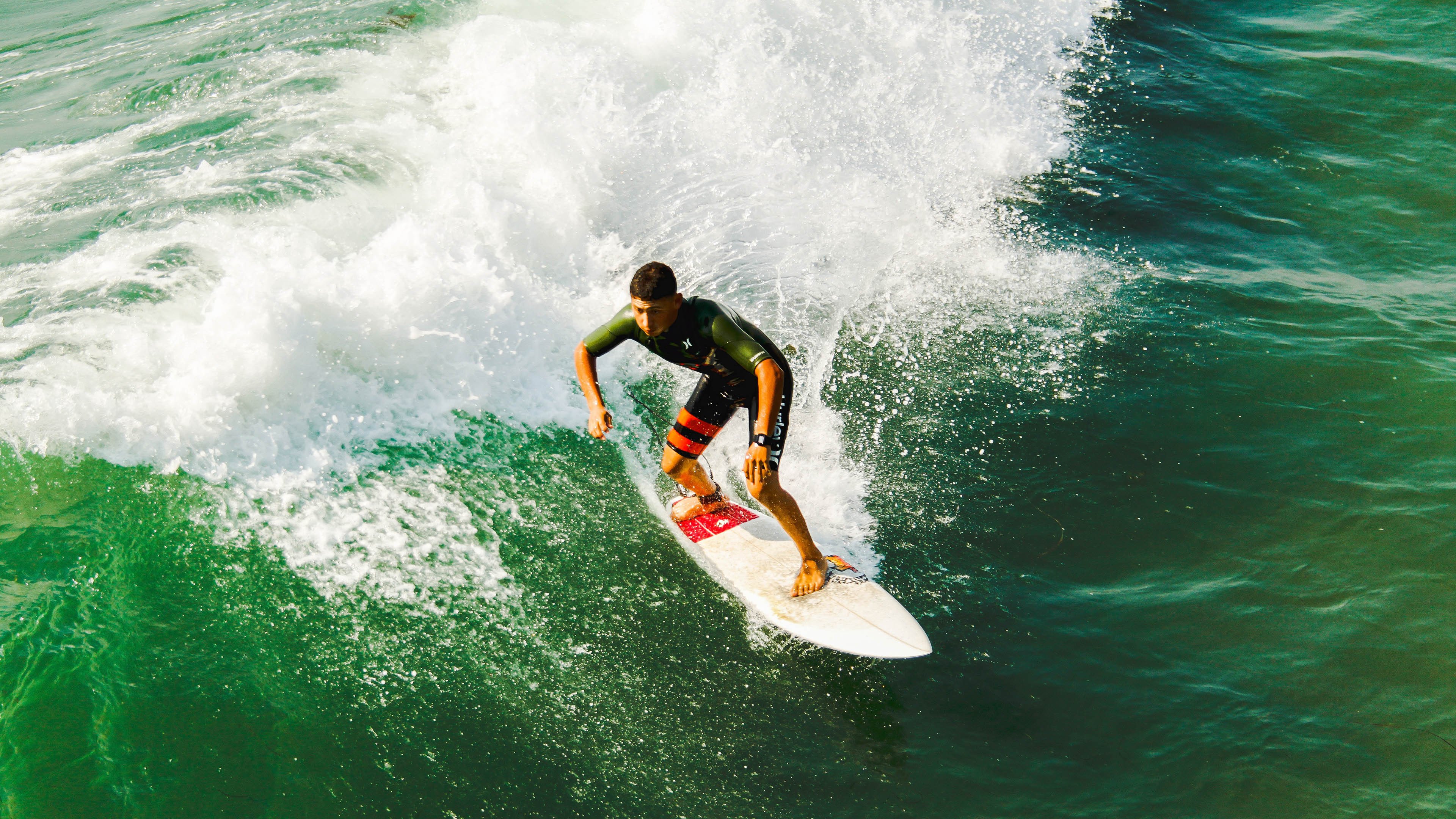铿锵玫瑰再绽放！中国女足逆转夺冠，亚洲杯赛场展现不屈斗志
