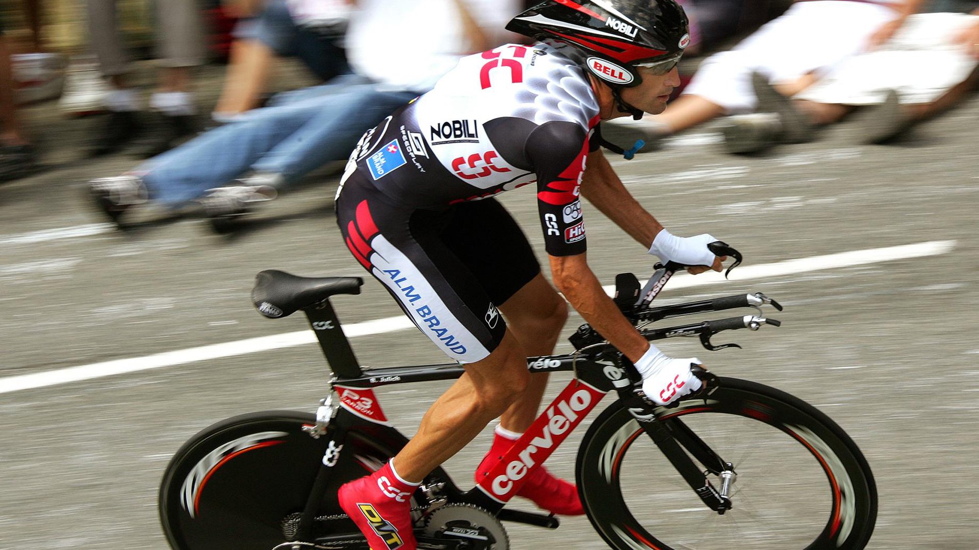 姆巴佩帽子戏法助巴黎圣日耳曼大胜,欧冠征程再添砝码