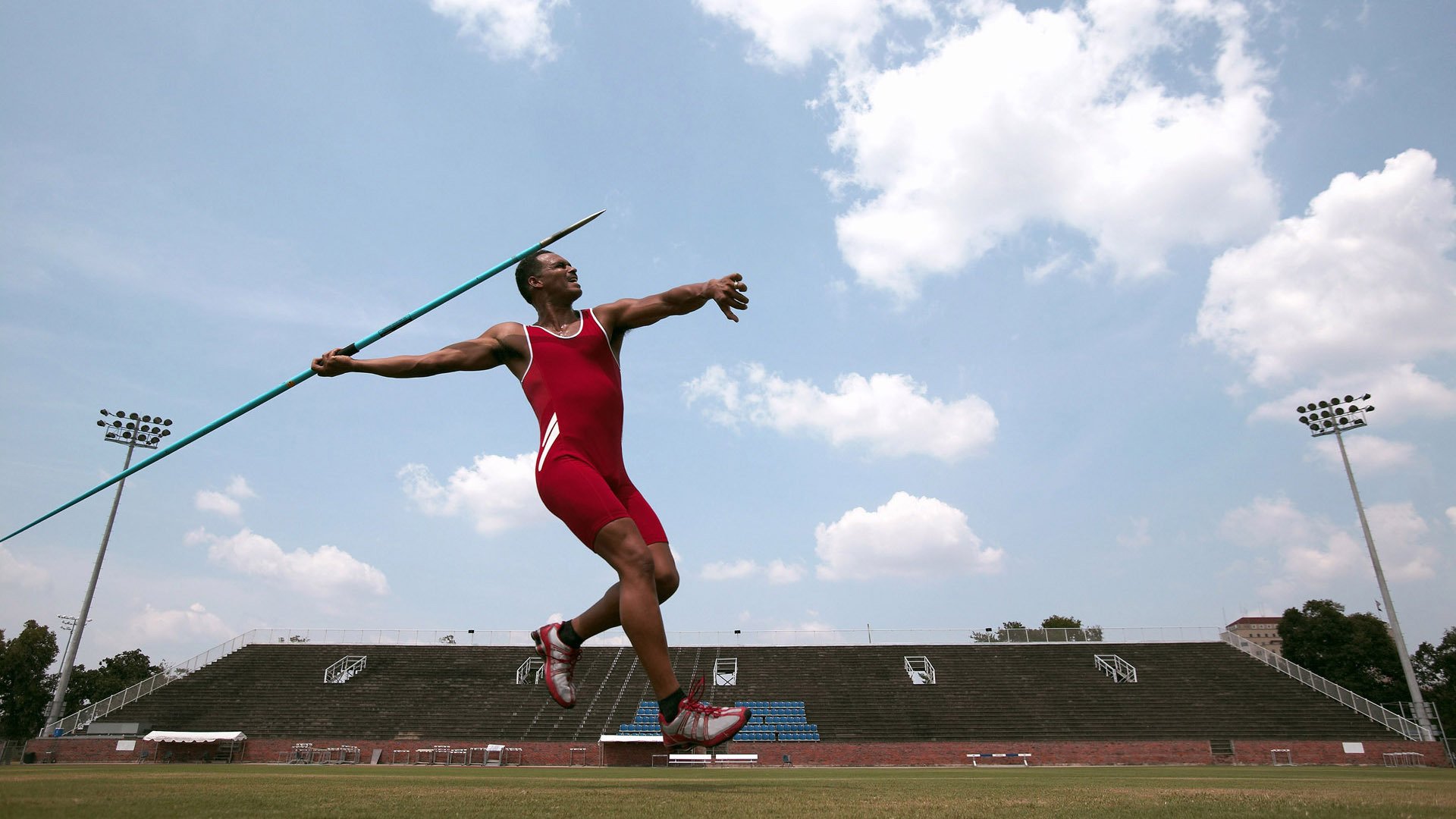 纳达尔关键破发点力克强敌 挺进法网半决赛
